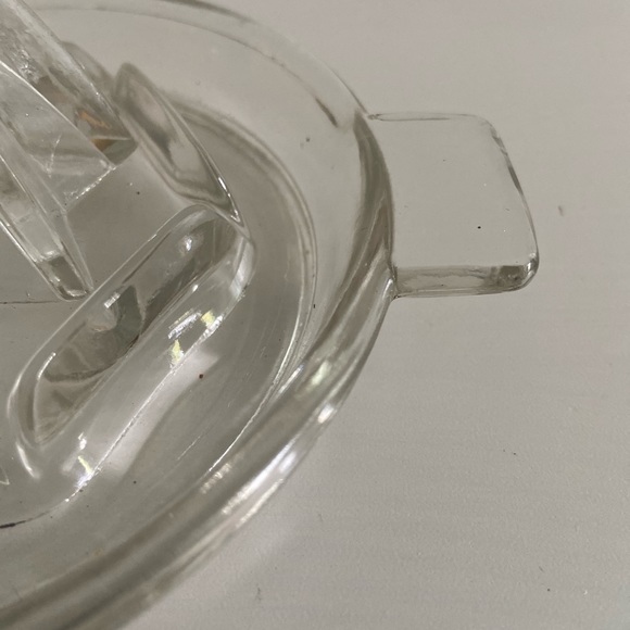 Vintage Glass Citrus Juicer Reamer Handle Spout Fresh Lemon squeezer kitchen - Picture 4 of 9